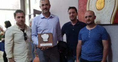 Antonio Croce riceve il premio Cappello d’oro per la produzione di zafferano